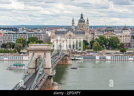 Le pont de la chaîne Szechenyi Lanchid à Budapest. Budapest Hongrie Banque D'Images