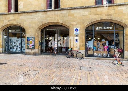 (C) Denis TRASFI / MAXPPP - à Sarlat-la-Canéda le 16-08-2022 - l'Office de Tourisme Banque D'Images