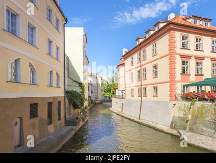 Kampa Island avec la rivière Certovka dans la vieille ville. Prague, République Tchèque Banque D'Images