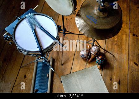 batterie, cymbale, instrument à percussion, percussion, joue, batterie, cymbales, instruments à percussion, percussions Banque D'Images