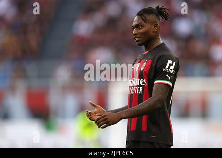 Milan, Italie, 13th août 2022. Rafael Leao de l'AC Milan réagit pendant la série Un match à Giuseppe Meazza, Milan. Le crédit photo devrait se lire: Jonathan Moscrop / Sportimage Banque D'Images