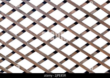 treillis de planches en bois croisées isolées sur fond blanc. Photo de haute qualité Banque D'Images