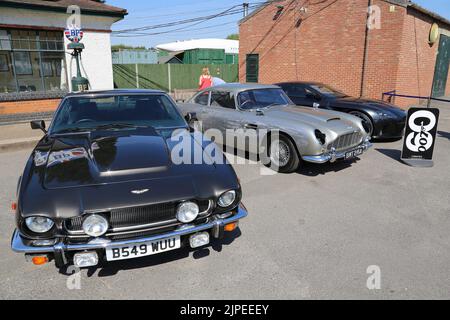 Aston Martin V8 Vantage Volante (1987, 2021 Bond « No Time to Die » réplique), Aston Martin Heritage Day 2022, Brooklands Museum, Weybridge, Angleterre, Royaume-Uni Banque D'Images