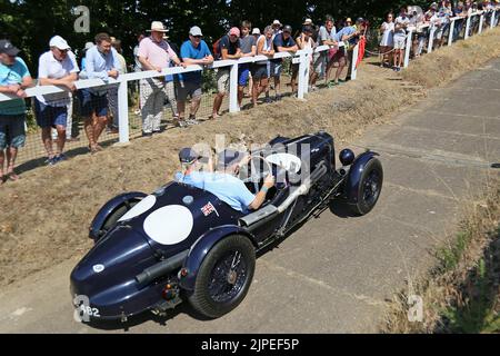 Aston Martin Ulster (1935) sur Test Hill, Aston Martin Heritage Day 2022, Brooklands Museum, Weybridge, Surrey, Angleterre, Royaume-Uni, Europe Banque D'Images