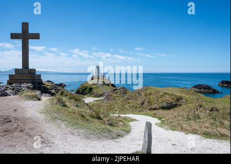 Croix de St Dwynwen sur l’île d’Anglesey au pays de Galles. Banque D'Images