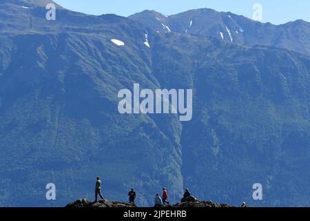 Beluga point, Alaska, États-Unis. 27th juillet 2022. Béluga point est un lieu d'observation populaire pour les touristes, au sud d'Anchorage sur l'autoroute entre Anchorage et Seward, Wednesday 27 juillet 2022. (Image de crédit : © Mark Hertzberg/ZUMA Press Wire) Banque D'Images