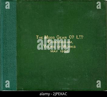 La Moss Gear Company trouve ses origines à Aston Manor, Birmingham, en 1910. Les ingénieurs qui ont créé l'entreprise n'ont pas été nommés Moss, mais Duckitt. Originaire de Moss Side, dans le Yorkshire, à environ 85 kilomètres au nord d'Aston, ils ont pris leur nom de leur ville natale lors de l'établissement de leur première usine. Au début, ils ont commencé la production avec des pignons coniques en spirale et ont rapidement ajouté des transmissions complètes pour les motos et les automobiles. Après avoir dépassé ses œuvres d'origine, en 1920, Moss a construit une nouvelle usine, à quelques kilomètres à l'est de Birmingham, à Tyburn, la qualifiant de « Crown Works ». Banque D'Images