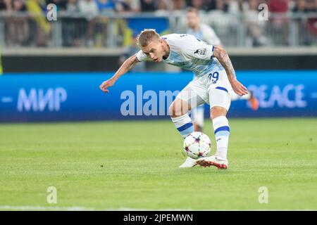 Lodz, Pologne. 17th août 2022. Vitaliy Buyalskyi lors du match de la première jambe de la Ligue des champions de l'UEFA entre Dynamo Kyiv et Benfica au stade LKS sur 17 août 2022 à Lodz, en Pologne. (Photo de Tomasz Kudala/PressFocus/Sipa USA)France OUT, Pologne OUT Credit: SIPA USA/Alay Live News Banque D'Images