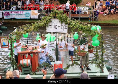 Hythe, Royaume-Uni. 17th août 2022. Un flotteur sur le thème du houblon Hythe vu pendant la fête. À Hythe, Royaume-Uni, le 8/17/2022. (Photo de Carlton Myrie/News Images/Sipa USA) crédit: SIPA USA/Alay Live News Banque D'Images