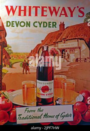 Publicité par affiche pour Whiteways Sparkling Devon Cyder « pas plus que des cidres ordinaires » - « de la maison traditionnelle de Cyder » Banque D'Images