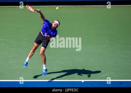 Mason, Ohio, États-Unis. 16th septembre 2022. WESTERN and Southern Open tennis, Mason, OH - Taylor Fritz joue le ballon contre Nick Kyrgios, adversaire. 17 août 2022 - photo de Wally Nell/ZUMA Press (photo : © Wally Nell/ZUMA Press Wire) Banque D'Images