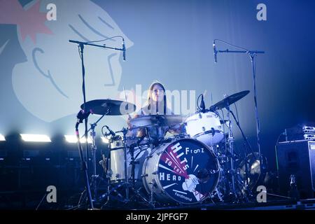 Toronto, Canada. 17th août 2022. Le batteur Audrey Tait du groupe de rock écossais Franz Ferdinand se produit à History Nightclub à Toronto, CANADA crédit : Bobby Singh/Alay Live News Banque D'Images