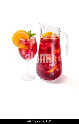 Cocktail traditionnel espagnol d'été, Tinto de verano. Banque D'Images