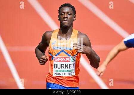 Munchen, Allemagne. 18th août 2022. MUNCHEN, ALLEMAGNE - AOÛT 18: Taymir Burnett des pays-Bas en compétition en 200m hommes aux Championnats d'Europe Munich 2022 à l'Olympiastadion sur 18 août 2022 à Munchen, Allemagne (photo par Andy Astfalck/BSR Agency) crédit: Orange pics BV/Alay Live News Banque D'Images