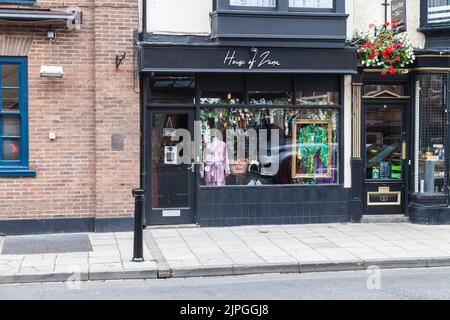 Darlington, Royaume-Uni. 18th août 2022. Le géant de l'habillement, ZARA, a perdu une action en justice contre un petit commerçant indépendant, House of Zana, basé dans la ville, au sujet de l'utilisation de la marque similaire. Crédit David Dixon / Alay Banque D'Images