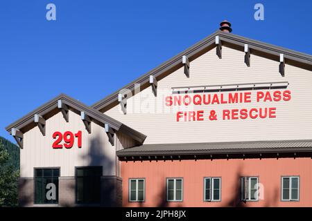 Snoqualmie Pass, WA, Etats-Unis - 15 août 2022; Snoqualmie Pass Fire and Rescue Station numéro 291 dans les montagnes Cascade Banque D'Images