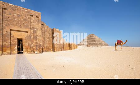 Saqqara, Egypte; 17 août 2022 - la Pyramide de étape de Djoser, Saqqara, Egypte Banque D'Images