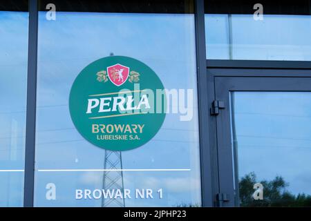 Lublin, Pologne. 11 août 2022. Entrée à la brasserie « Perla » produisant de la bière locale à Lublin Banque D'Images