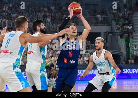 Ljubjlana, Slovénie. 17th août 2022. Nemanja Nedovic #16 de Serbie en action pendant le basket-ball international amical entre la Slovénie et la Serbie à Arena Stozice. (Photo de Milos Vujinovic/SOPA Images/Sipa USA) crédit: SIPA USA/Alay Live News Banque D'Images