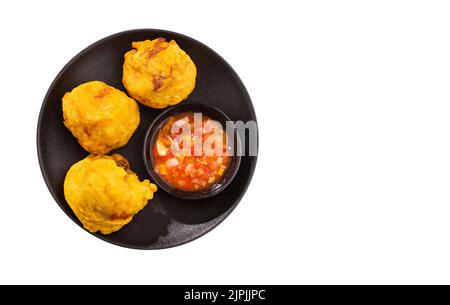 Pommes de terre farcies à la viande - cuisine de rue colombienne frit Banque D'Images