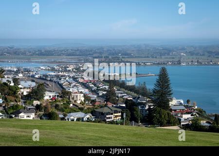 Vue sur la ville et l'estuaire d'Ahuriri, Napier, Hawkes Bay, Île du Nord, Nouvelle-Zélande Banque D'Images