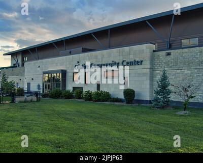 Olathe, Kansas - août 18 2022 - angle d'angle de l'édifice Community Center. Architecture moderne et efficace Banque D'Images