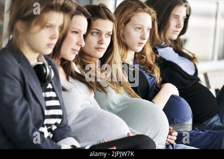 SOLENE RIGOT, JULIETTE DARCHE, LOUISE GRINBERG, ROXANE DURAN, ESTHER GARREL, 17 filles, 2011 Banque D'Images