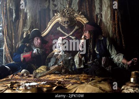 GEOFFREY RUSH, Johnny Depp, PIRATES DES CARAÏBES : SUR STRANGER TIDES, 2011 Banque D'Images