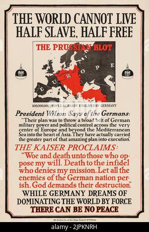 Propagande de la première Guerre mondiale (États-Unis Bureau d'impression du gouvernement, 1917). Poster de propagande - « le Blot prussien ». Affiche de guerre « le monde ne peut pas vivre à moitié esclave, à moitié libre » Banque D'Images