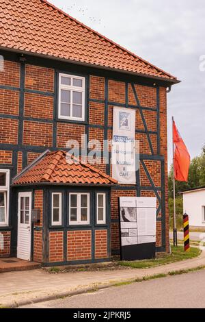 Schlagsdorf , Allemagne - 31 juillet 2022: Grenzhus ou Borderhouse à Schlagsdorf en Mecklenburg-for-pomern en Allemagne ancienne frontière intérieure en Allemagne pendant la guerre froide Banque D'Images