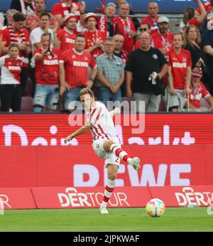 Cologne, Allemagne. 08th août 2022. Qualification de la Ligue de la Conférence, première étape, 1. FC Koeln - Fehervar FC, Benno Schmitz (Koeln) en action. Crédit : Juergen Schwarz/Alay Live News Banque D'Images