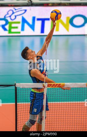 Cuneo, Cuneo, Italie, 18 août 2022, Yuri Romano' (Italie) lors du tournoi de test DHL - Italie contre USA - Volleyball intenationals Banque D'Images