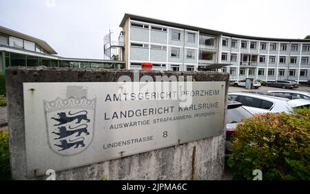 Pforzheim, Allemagne. 19th août 2022. Le bâtiment du tribunal local de Pforzheim, qui abrite également une branche du tribunal régional de Karlsruhe. Credit: Bernd Weißbrod/dpa/Alay Live News Banque D'Images