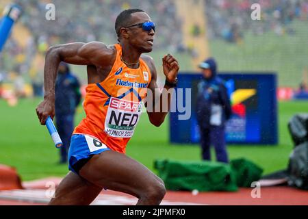 MUNCHEN, ALLEMAGNE - AOÛT 19: Liemarvin Bonevacia des pays-Bas en compétition au Relais hommes 4x400m aux Championnats d'Europe Munich 2022 à l'Olympiastadion sur 19 août 2022 à Munchen, Allemagne (photo par Andy Astfalck/BSR Agency) Banque D'Images