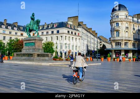 France, région Centre-Val de Loire, Loiret (45), Orléans, place du Martroi, statue équestre de Jeanne d'Arc réalisée en 1855 par Denis Foyatier Banque D'Images