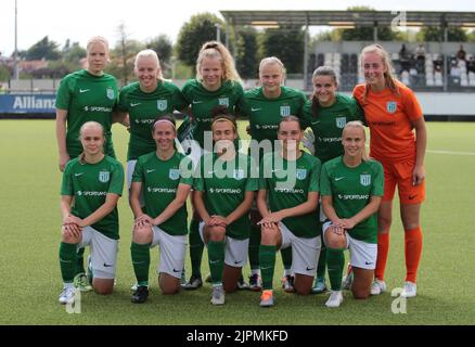 Vinovo, Italie. 18th août 2022. L'équipe de Tallina FC Flora au cours du match Tallin FC Flora et FC qiryat lors du premier tour de qualification de la Ligue des champions de l'UEFA Womenâ&#X80;&#x99;s sur 18 août 2022 au terrain d'entraînement de Juventus, Turin, Italie. Photo Nderim Kaceli crédit: Agence de photo indépendante/Alamy Live News Banque D'Images