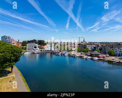 Vue aérienne avec drone de la belle ville de Turnhout en Belgique, en Europe, vu du port. Photo de haute qualité. Photo de haute qualité Banque D'Images