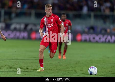 Gijs Smal (Twente) lors du match de la Ligue des conférences de l'UEFA entre Fiorentina 2-1 Twente au stade Artemio Franchi sur 18 août 2022 à Florence, en Italie. Credit: Maurizio Borsari/AFLO/Alay Live News Banque D'Images