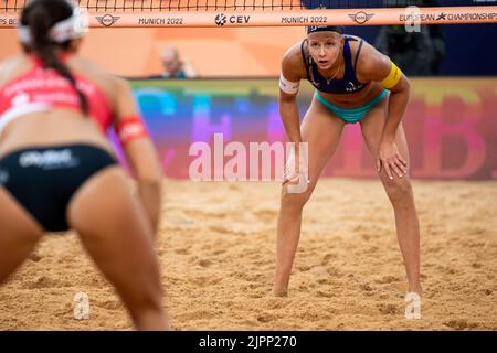 Munich, Allemagne. 19th août 2022. Munich, Allemagne, 19 août 2022: Katja Stam (1 pays-Bas) pendant le jeu de Beach Volleyball semi final entre les pays-Bas et la Lettonie à Koenigsplatz aux Championnats d'Europe Munich 2022 à Munich, Allemagne (Liam Asman/SPP) Credit: SPP Sport Press photo. /Alamy Live News Banque D'Images