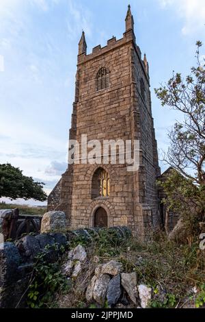 Église St Uny au coucher du soleil à Lelant, près de St Ives, Cornwall, Royaume-Uni, le 13 août 2022 Banque D'Images