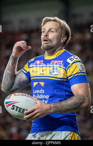 Leeds, Royaume-Uni. 19th août 2022. Blake Austin #6 de Leeds Rhinos gestuelle et réagit pendant le match à Leeds, Royaume-Uni le 8/19/2022. (Photo de James Heaton/News Images/Sipa USA) crédit: SIPA USA/Alay Live News Banque D'Images