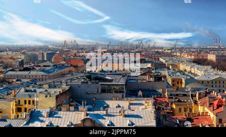 Paysage de la ville de Saint-Pétersbourg vue panoramique d'en haut sur la partie ouest de la ville vers le port Banque D'Images