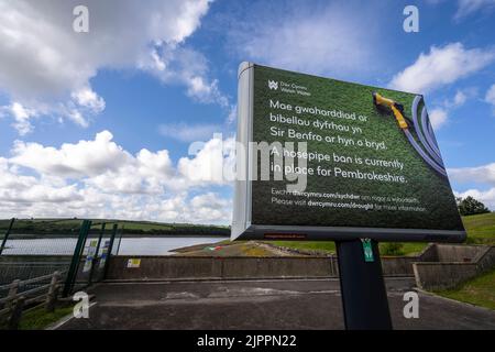 Sécheresse déclarée dans certaines parties du centre et du sud du pays de Galles alors que l'interdiction de l'hospe de Pembrokeshire entre en vigueur.le réservoir de Llys y Fran est illustré. Banque D'Images