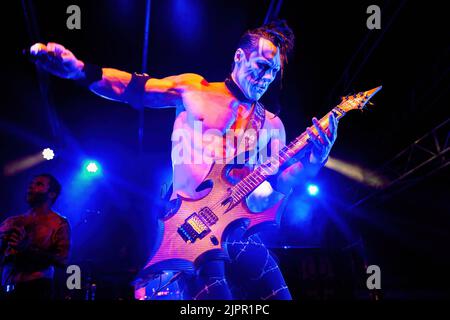 Milan, Italie. 19th août 2022. Doyle Wolfgang von Frankenstein de Misfits se produit en direct lors d'un concert à Circolo Magnolia. Doyle Wolfgang von Frankenstein, est un guitariste américain plus connu pour son matériel avec le groupe punk d'horreur The Misfits et son propre groupe éponyeusement appelé Doyle. Crédit : SOPA Images Limited/Alamy Live News Banque D'Images