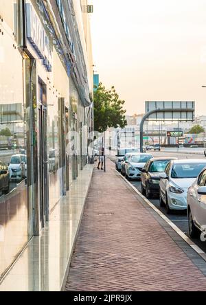 Dubaï, Émirats Arabes Unis - 07.31.2022 - photo d'une rue dans le quartier de Garhoud. Banque D'Images