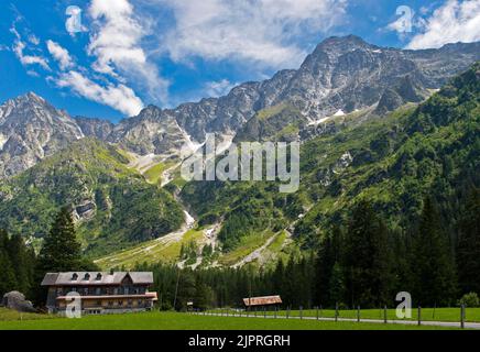 Dans la vallée de montagne sauvage et romantique de Gasterntal, Kandersteg, Oberland bernois, Suisse Banque D'Images