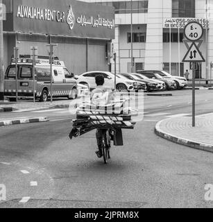 Dubaï, Émirats Arabes Unis - 07.31.2022 - photo d'une rue dans le quartier de Garhoud. Banque D'Images