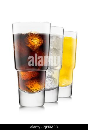 Coca-Cola avec limonade et boisson gazeuse à l'orange avec glaçons. Banque D'Images