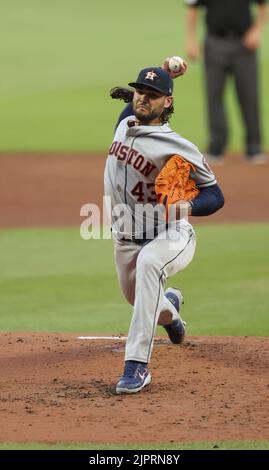 Atlanta, Géorgie. USA; Houston Astros commençant le pichet lance McCullers Jr. (43), dans sa deuxième apparition depuis son retour et blessure, livre un pitc Banque D'Images