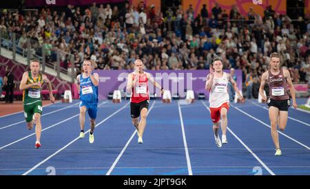 Charl du toit, Alexander Thomson, Rhys Jones, Shaun Burrows et Zachary Gingras en compétition pour la finale masculine du T37/38 100m aux Jeux du Commonwealth à Banque D'Images